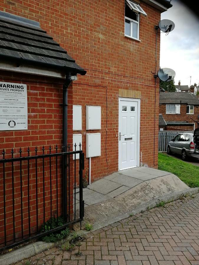 Metrolets 2 Apartment Luton  Exterior foto
